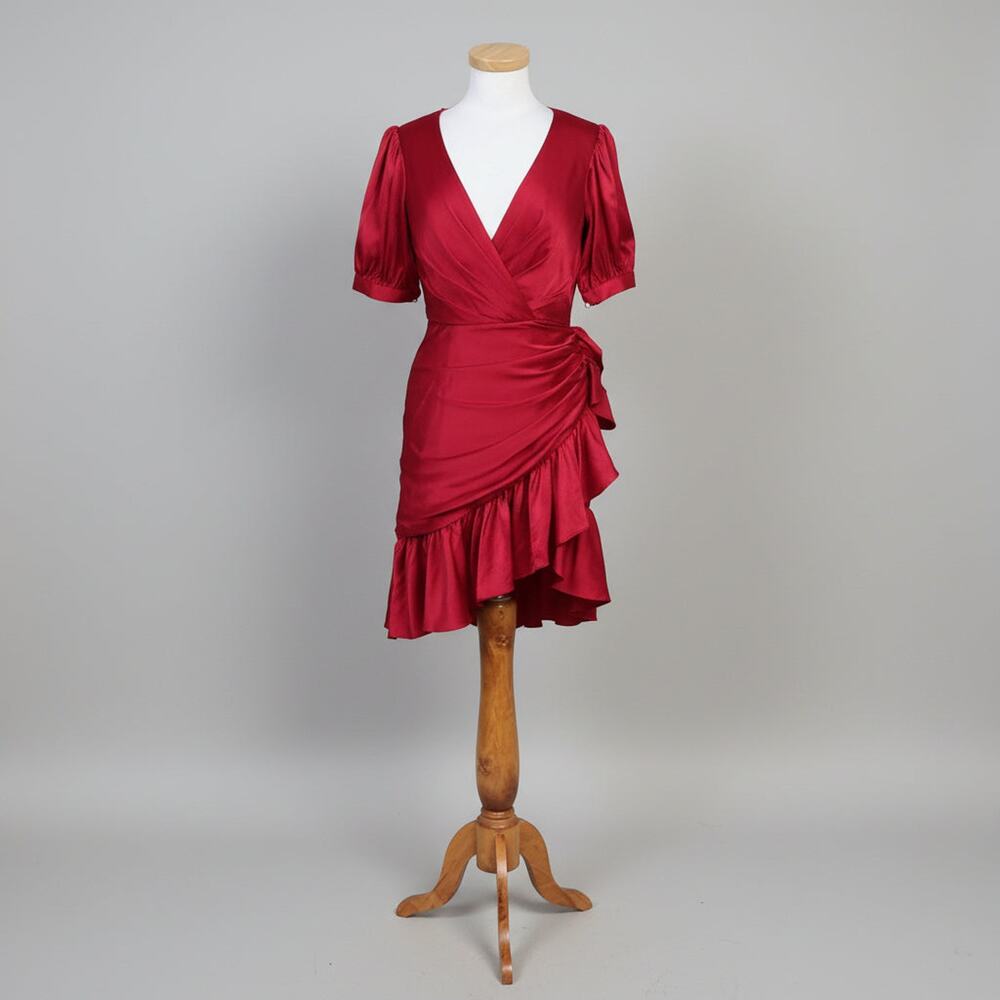 Ieena for MacDuggal red dress, size 2, NEW WITH TAGS!